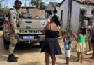 16º BPM distribui mais de 500 brinquedos para crianças de três bairros de Serrinha
