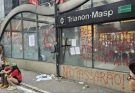 Estações do Metrô de São Paulo são pichadas e têm vidros danificados após ato pró-Lula na Paulista