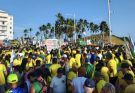 VÍDEO: Ato pró-Flávio Bolsonaro leva multidão à Barra neste sábado, em Salvador.